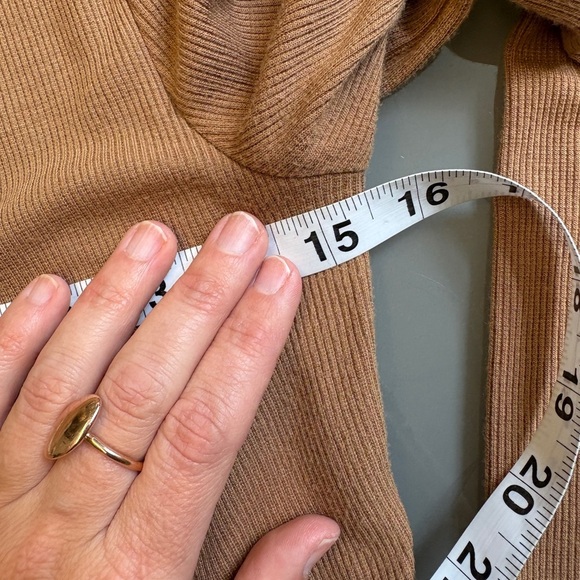 INC International Concepts Tan Fitted Vneck long sleeve women's Blouse Medium - Picture 9 of 10